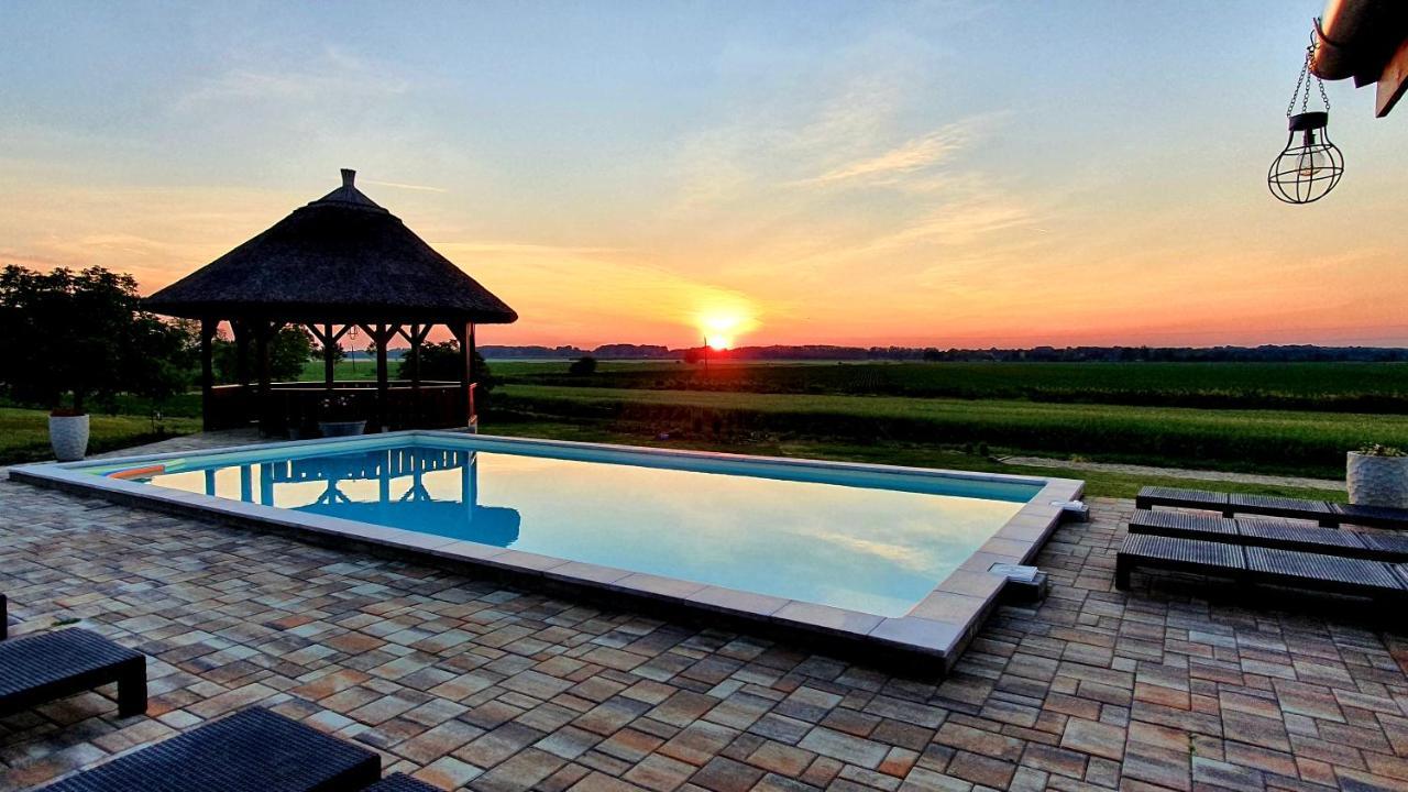 Bed and Breakfast Tisza White House Tiszaszolos Zewnętrze zdjęcie