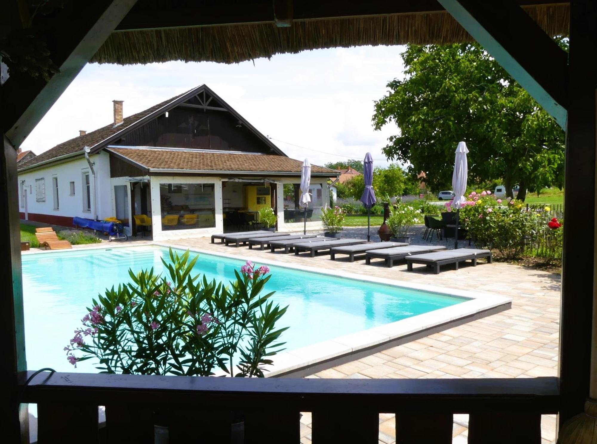 Bed and Breakfast Tisza White House Tiszaszolos Zewnętrze zdjęcie
